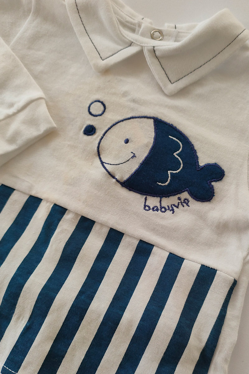 Completo 2 pezzi in cotone con ricamo pesciolino