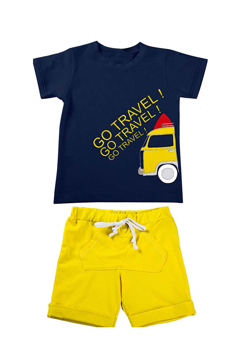 Completo mezza manica in cotone elasticizzato con stampa e pantaloncino in contrasto