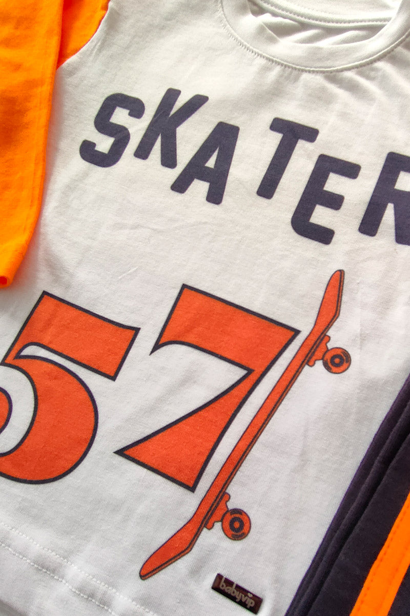 Completo in cotone elasticizzato con stampa e pantalone in contrasto con bande laterali