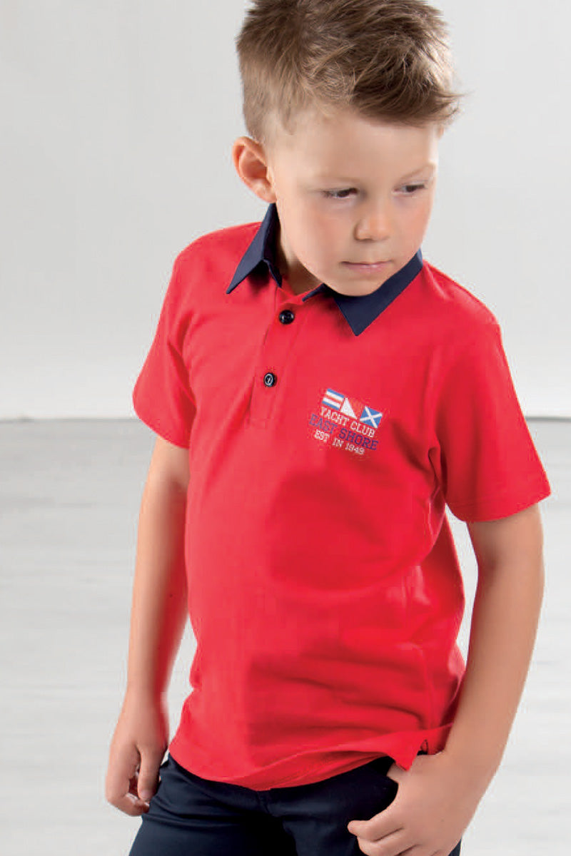 Polo in piquet con collo in tela in contrasto e stampa laterale