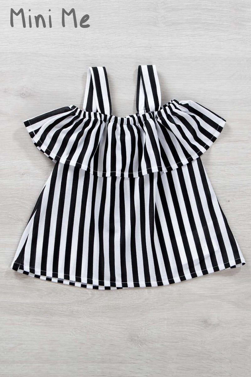 Vestitino neonata in tessuto crepe rigato con balza