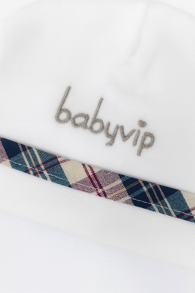 Cappellino in ciniglia con  risvolto e ricamo scritta Babyvip