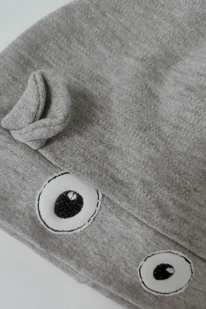 Cappellino in caldo cotone con occhietti e orecchie