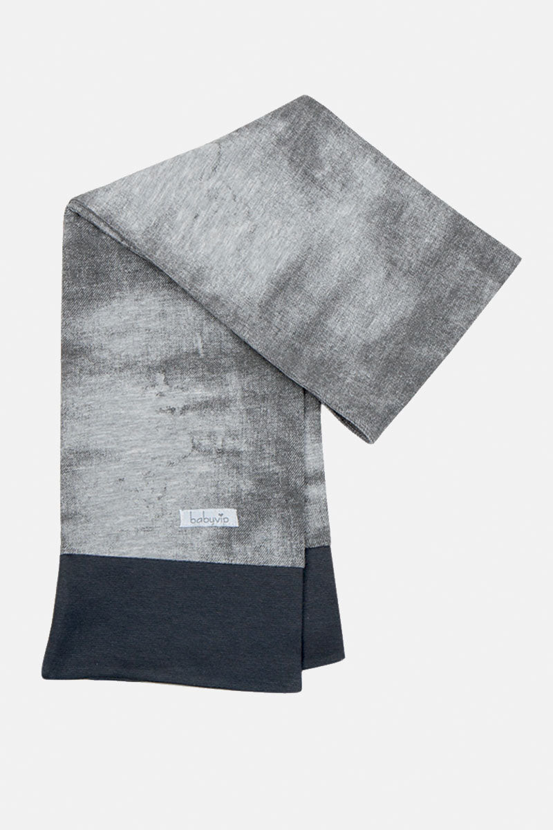 Cappellino con sciarpa coordinata in cotone elasticizzato con etichette Babyvip