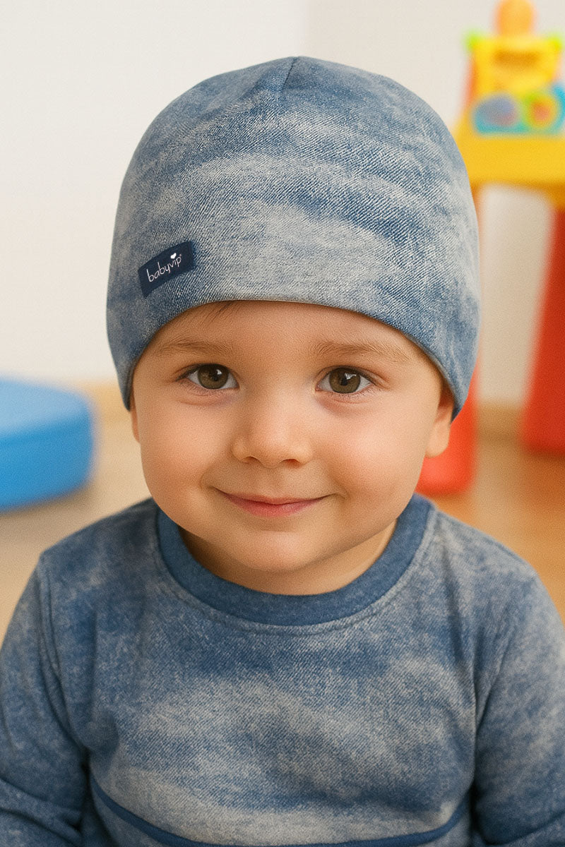 Cappellino in cotone elasticizzato con etichetta Babyvip