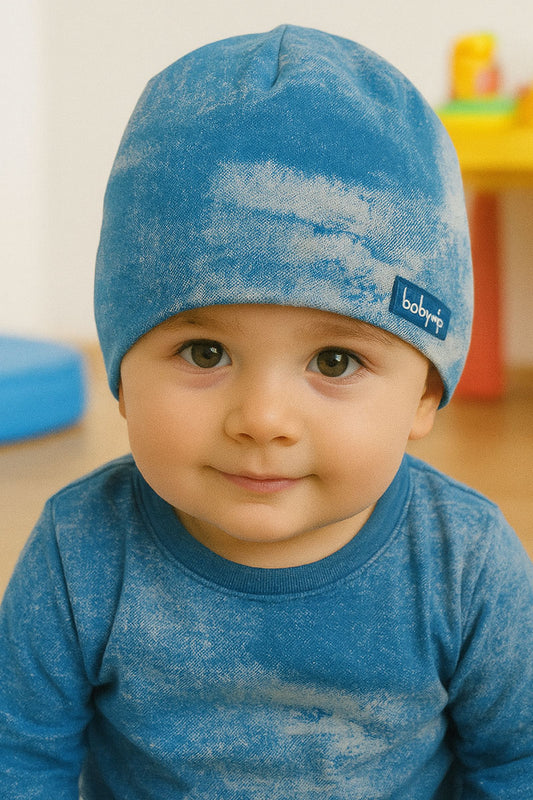 Cappellino in cotone elasticizzato con etichetta Babyvip