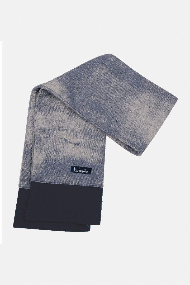 Cappellino e sciarpa in cotone elasticizzato con etichetta Babyvip