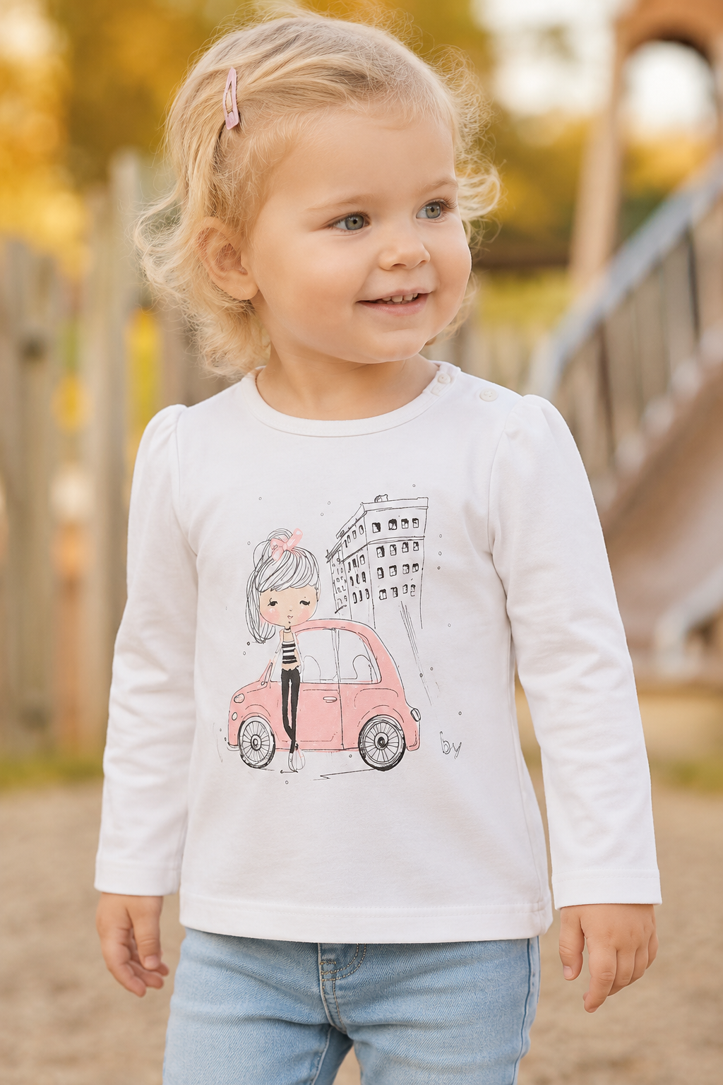 Maglia in cotone elasticizzato garzato con stampa nodino e strass