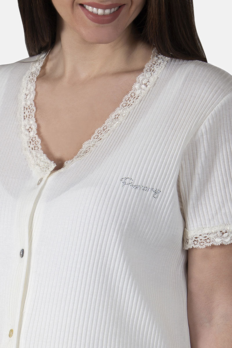 Camicia clinica aperta davanti a mezza manica in cotone con applicazione in pizzo e strass