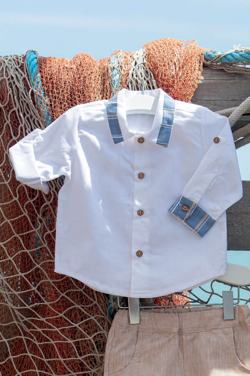 Camicia a  manica lunga in tela di cotone con inserti in tela rigata, bottoni in contrasto in legno e maniche regolabili