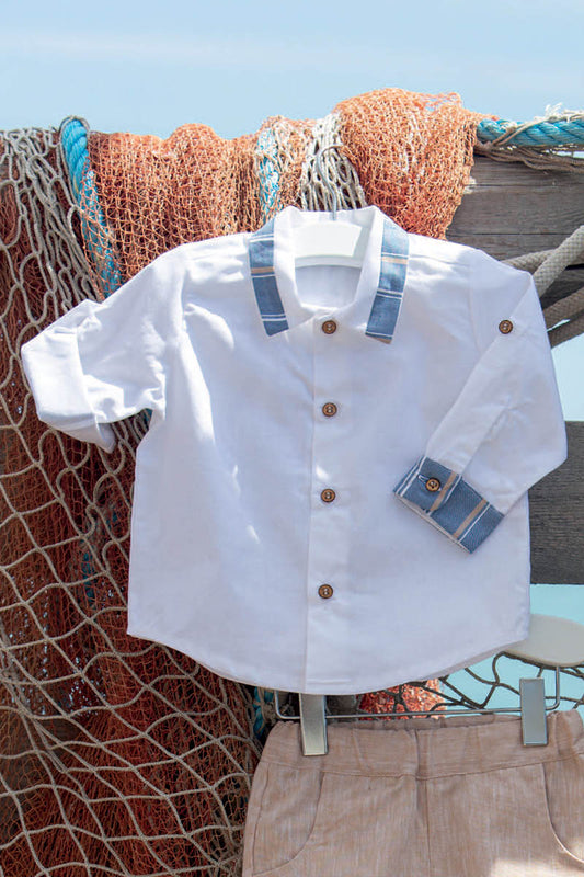 Camicia a  manica lunga in tela di cotone con inserti in tela rigata, bottoni in contrasto in legno e maniche regolabili