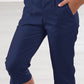 Pantalone modello capri in tela di cotone con tasche e spacchetti sul fondo
