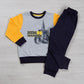 Completo in felpa garzato con stampa e pantalone con tasche