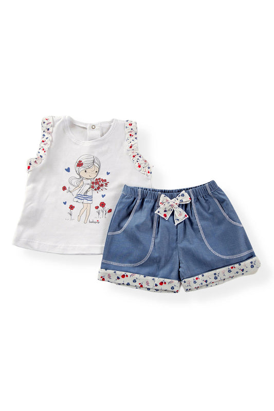 Completo: canotta in cotone elasticizzato con stampa, rouches in tela fantasia sui giri e short in tela jeans con tasche, risvolti e fiocco in tela fantasia floreale