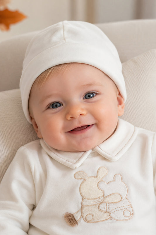 Cappellino in ciniglia con risvolto