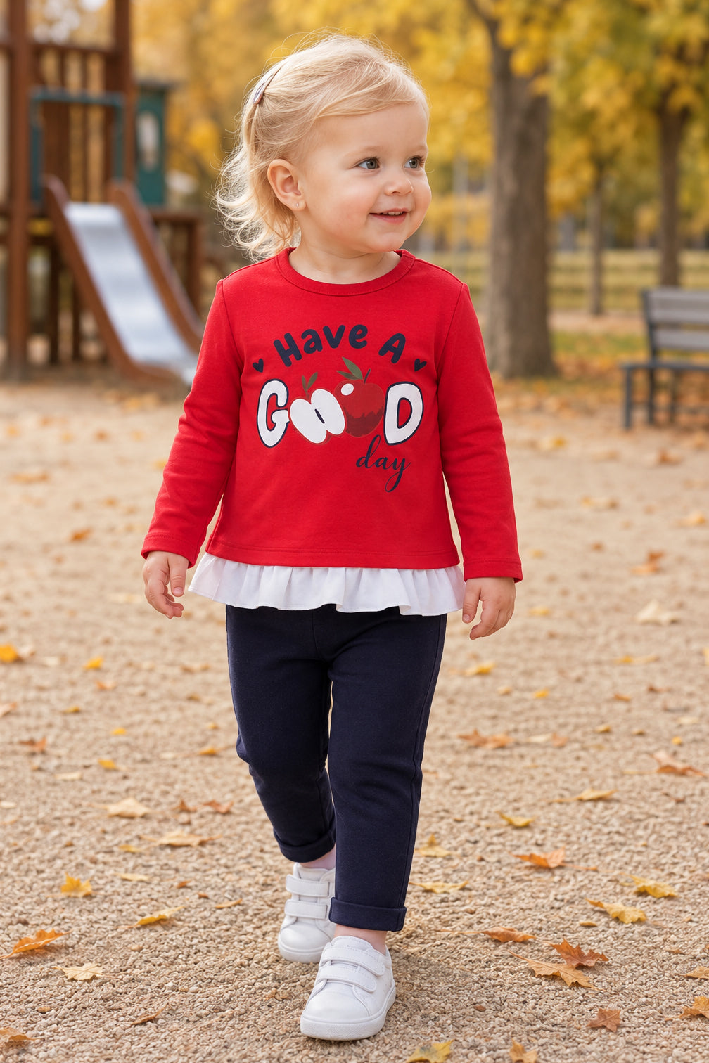 Completo: maglia in cotone con stampa e leggings in tessuto jeans elasticizzato con tasche