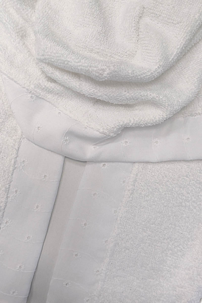 Accappatoio in spugna con cappuccio